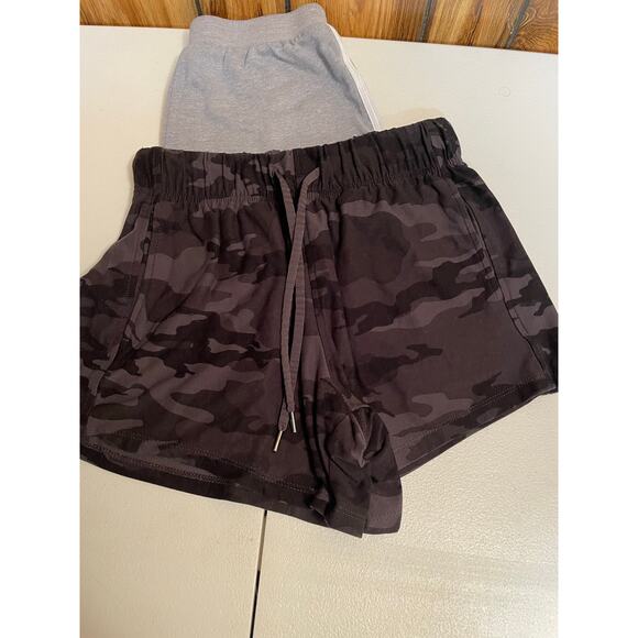 NIKE short shorts women’s athletic works XS 0-2 black gray white 3 pr - Picture 6 of 9